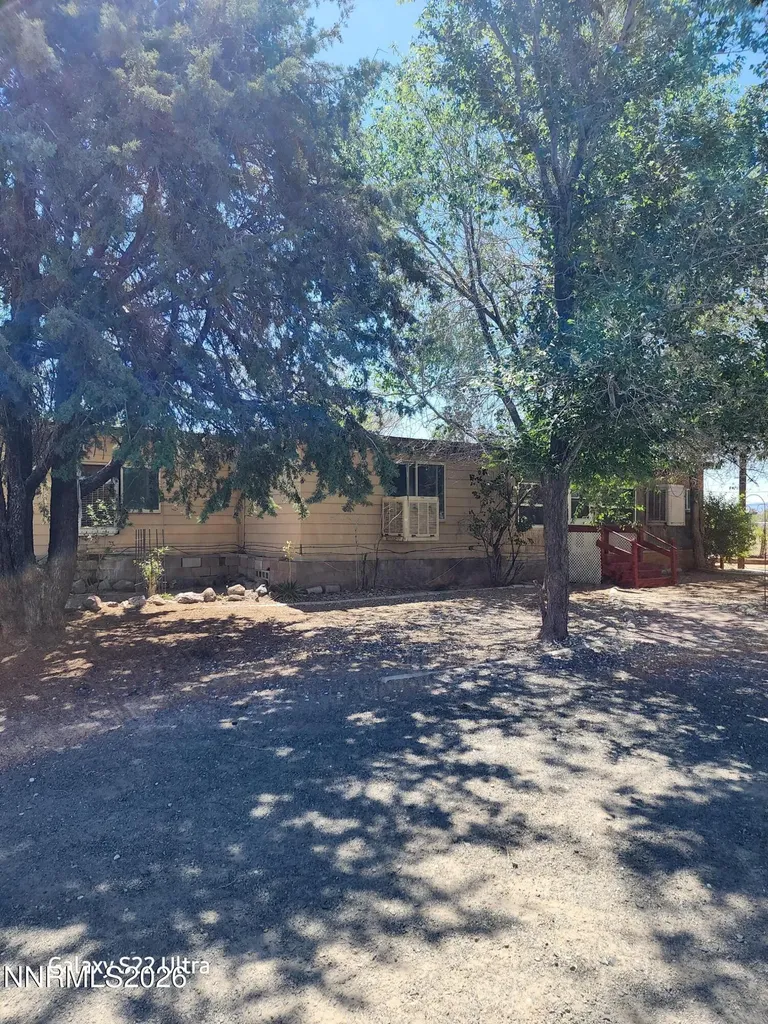 3660 Cypress Silver Springs NV 89429