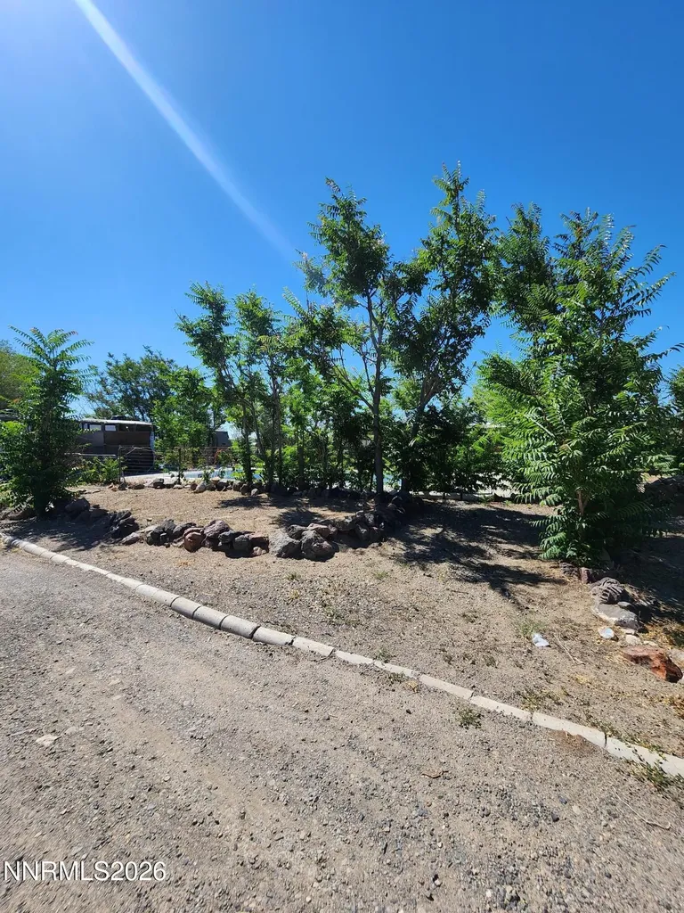 3660 Cypress Silver Springs NV 89429