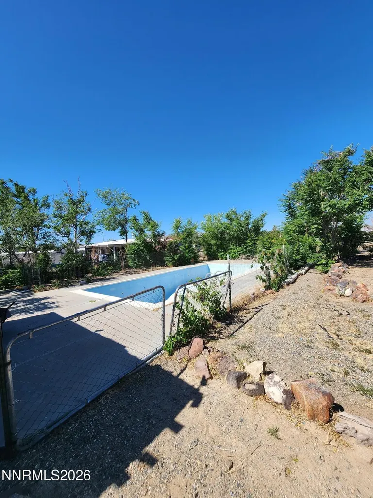 3660 Cypress Silver Springs NV 89429