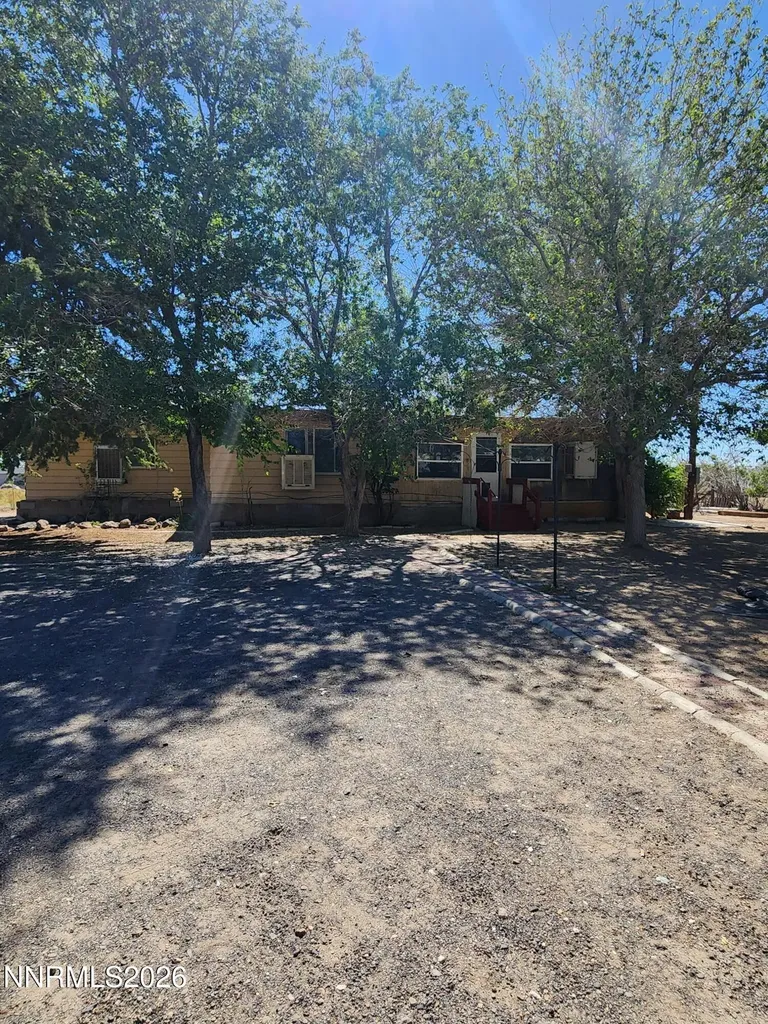 3660 Cypress Silver Springs NV 89429