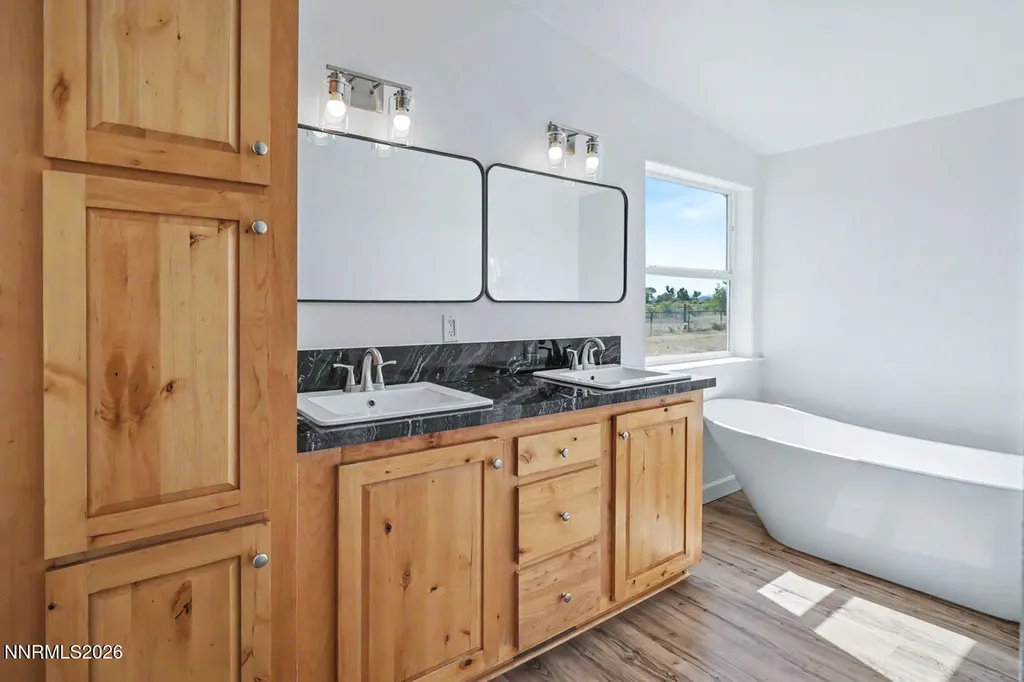 5285 Allegre Fallon NV 89406