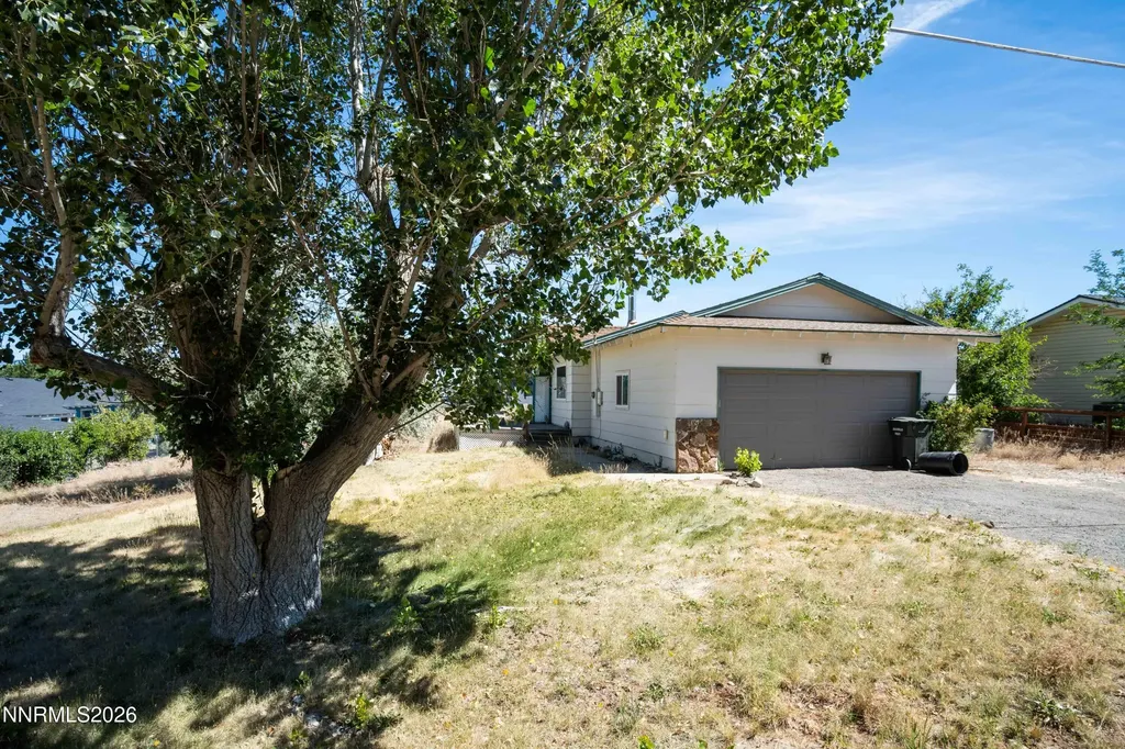 1442 Topaz Gardnerville NV 89460