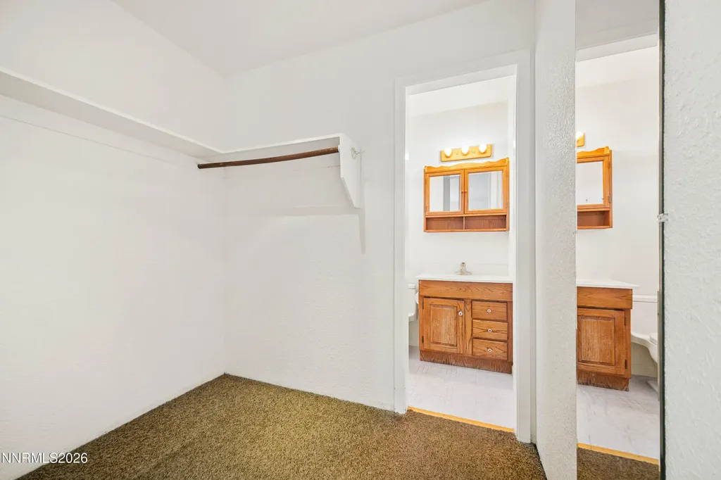 1442 Topaz Gardnerville NV 89460