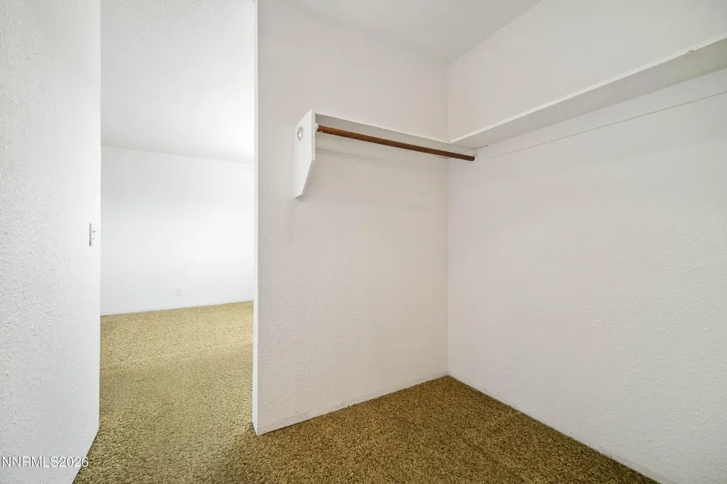 1442 Topaz Gardnerville NV 89460