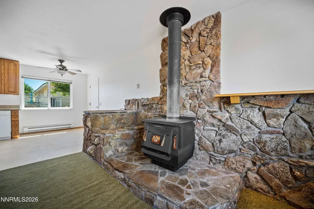 1442 Topaz Gardnerville NV 89460