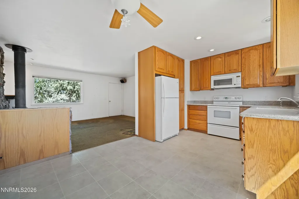 1442 Topaz Gardnerville NV 89460