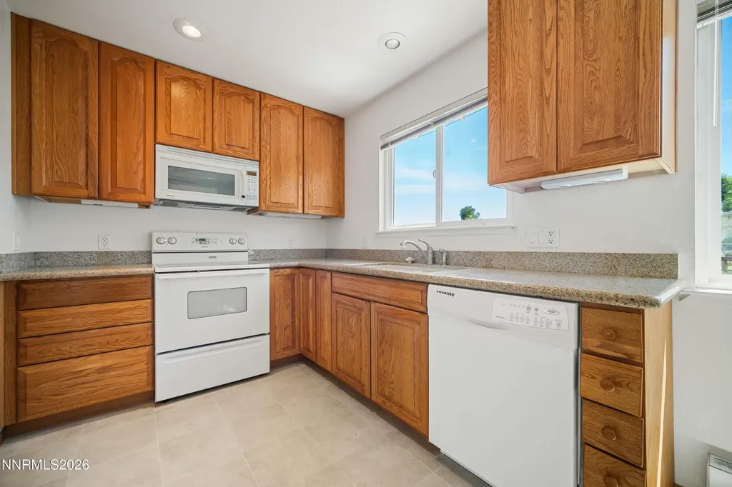 1442 Topaz Gardnerville NV 89460