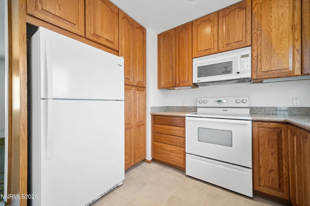 1442 Topaz Gardnerville NV 89460