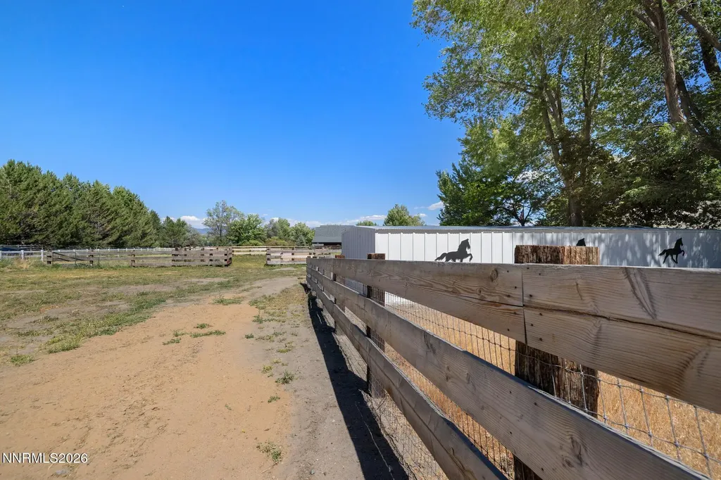 2241 Pioneer Genoa NV 89411