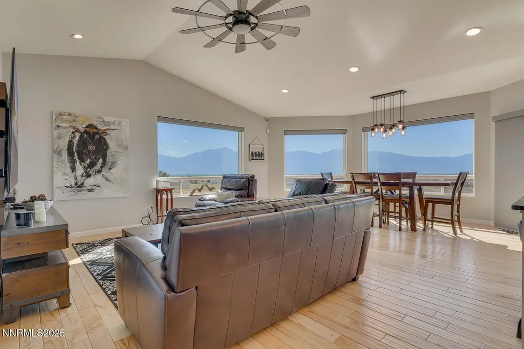 1281 Jo Gardnerville NV 89410