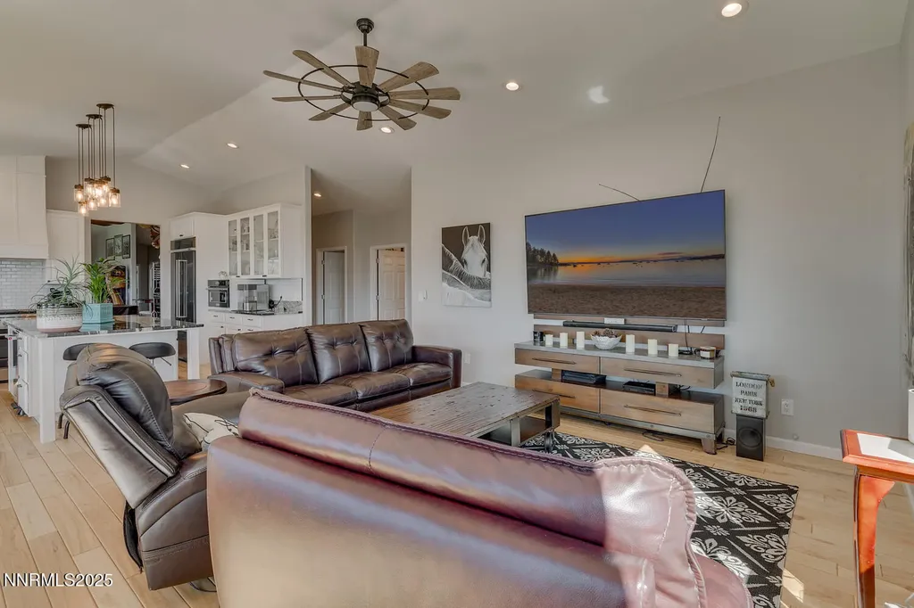 1281 Jo Gardnerville NV 89410
