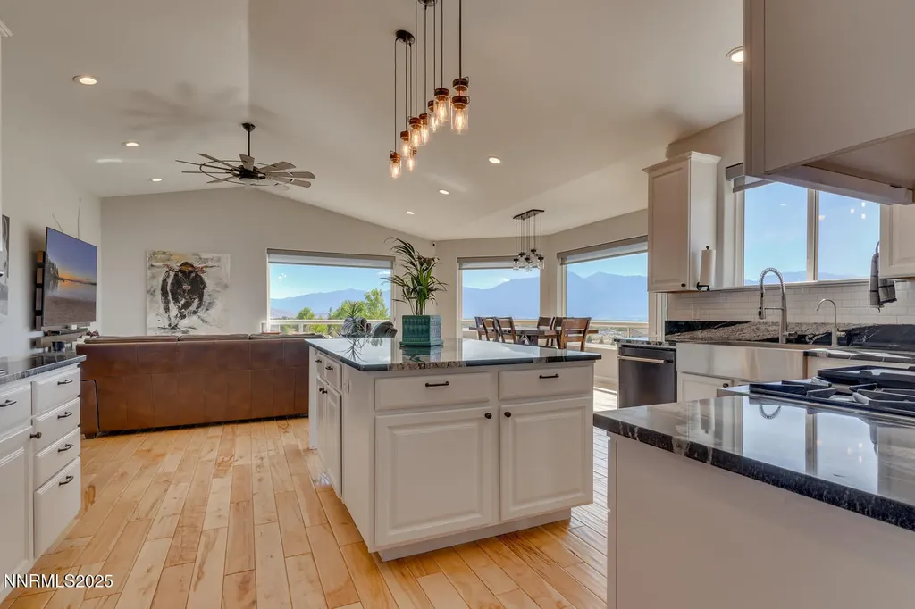 1281 Jo Gardnerville NV 89410