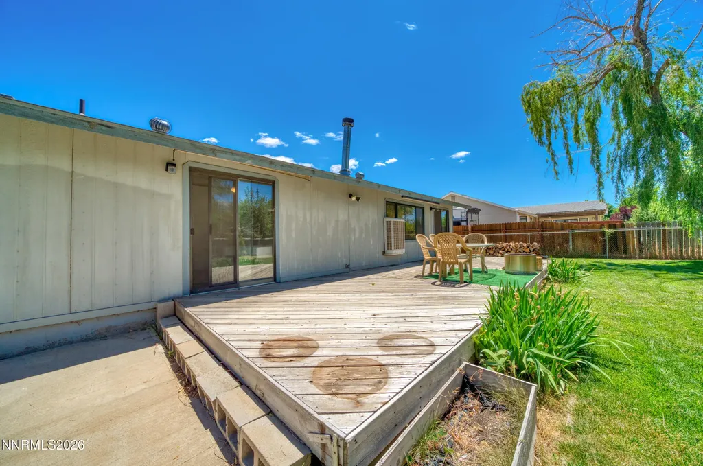 674 Bluerock Gardnerville NV 89460
