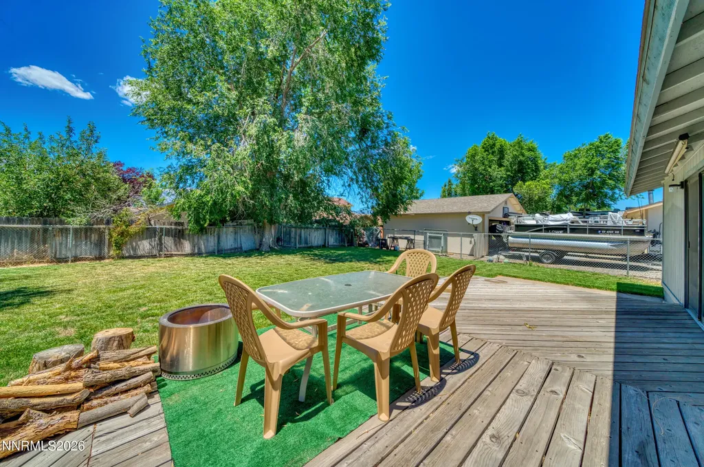 674 Bluerock Gardnerville NV 89460