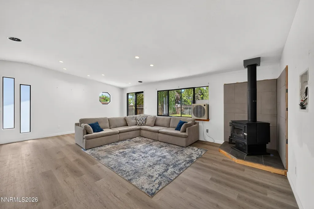 674 Bluerock Gardnerville NV 89460