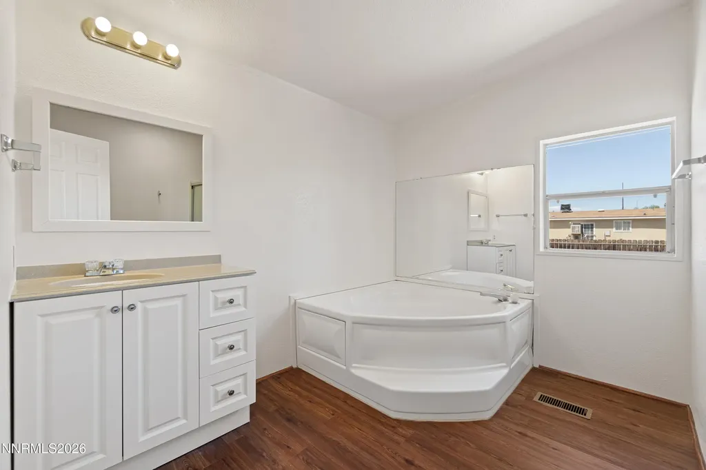 2705 Toiyabe Silver Springs NV 89429