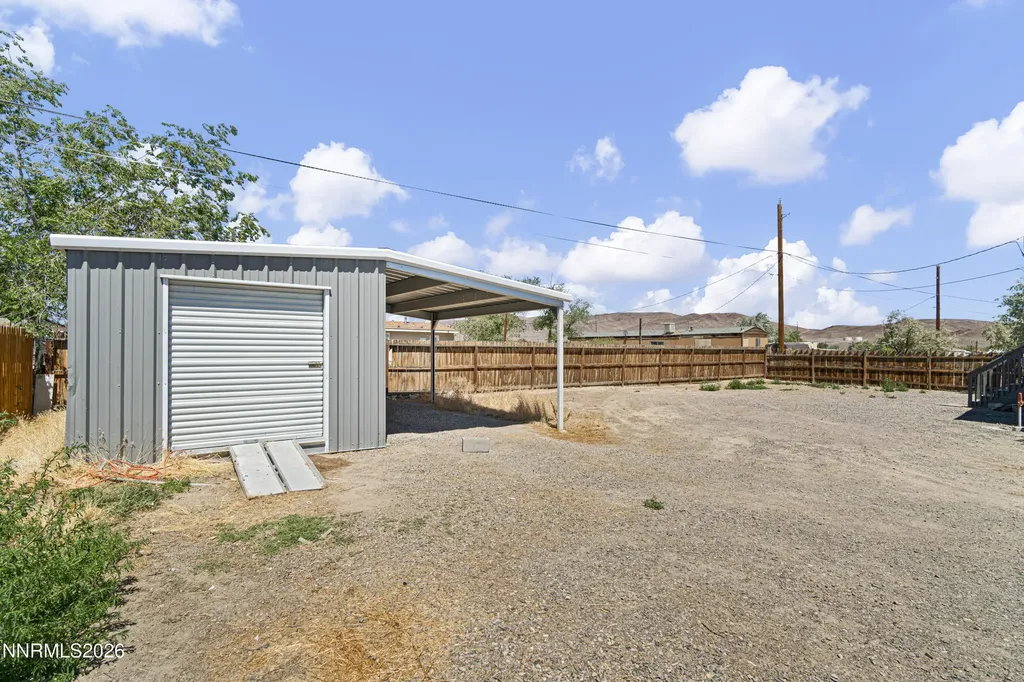 2705 Toiyabe Silver Springs NV 89429