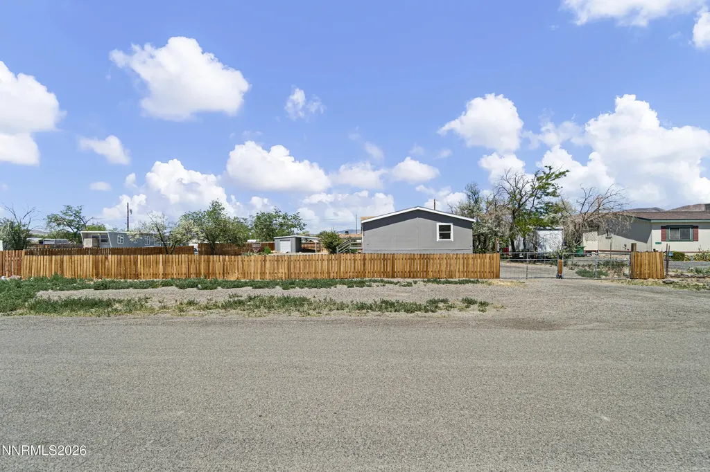 2705 Toiyabe Silver Springs NV 89429