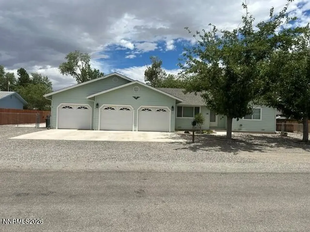18 Saint Andrews Yerington NV 89447