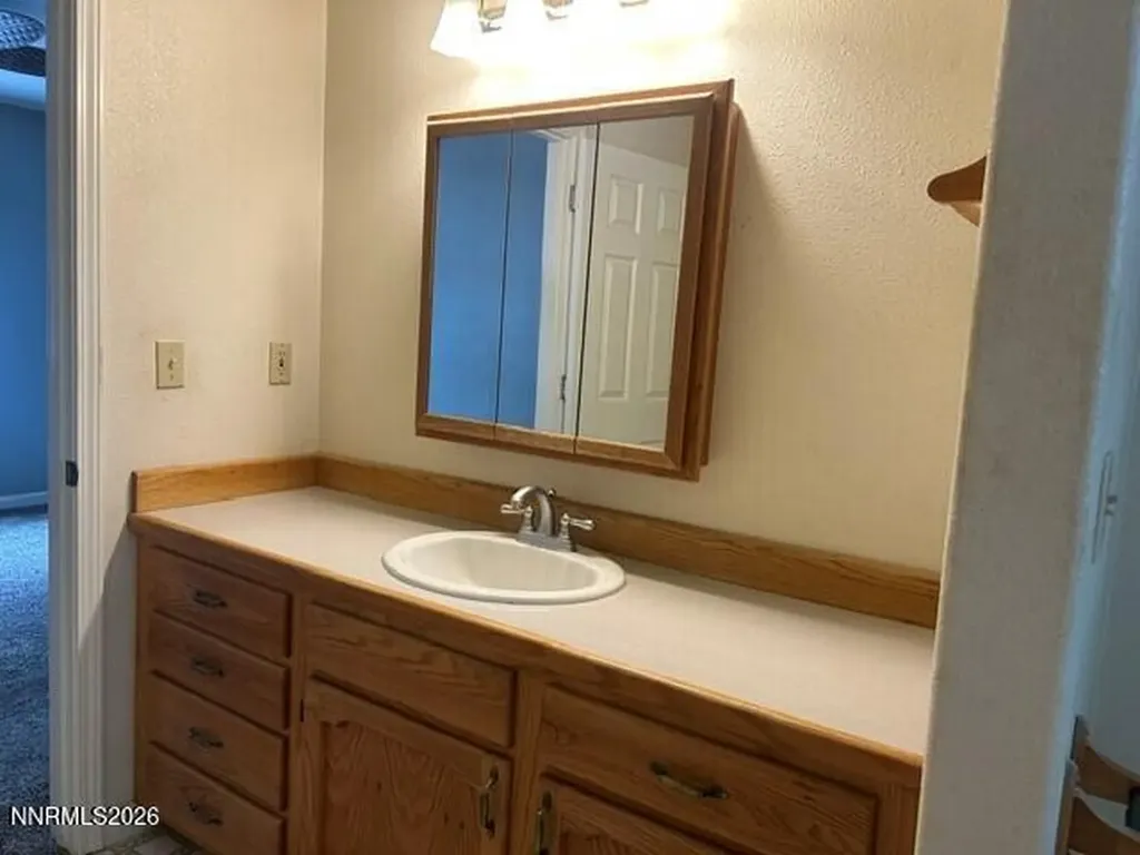 18 Saint Andrews Yerington NV 89447
