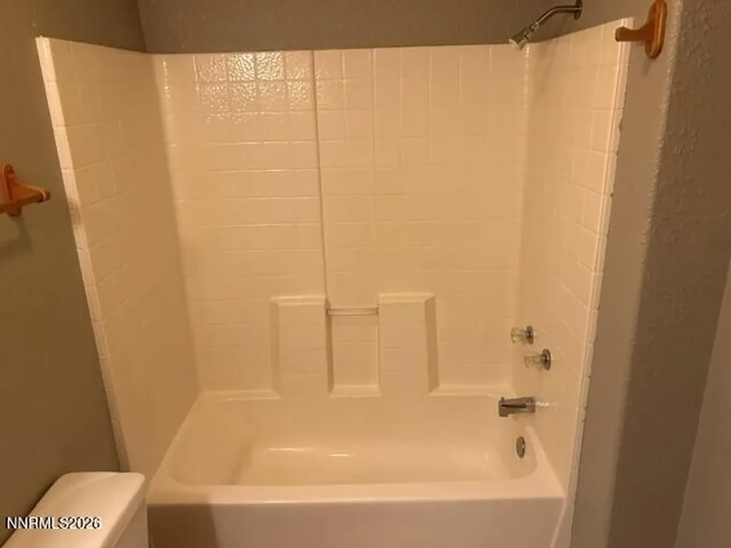 18 Saint Andrews Yerington NV 89447