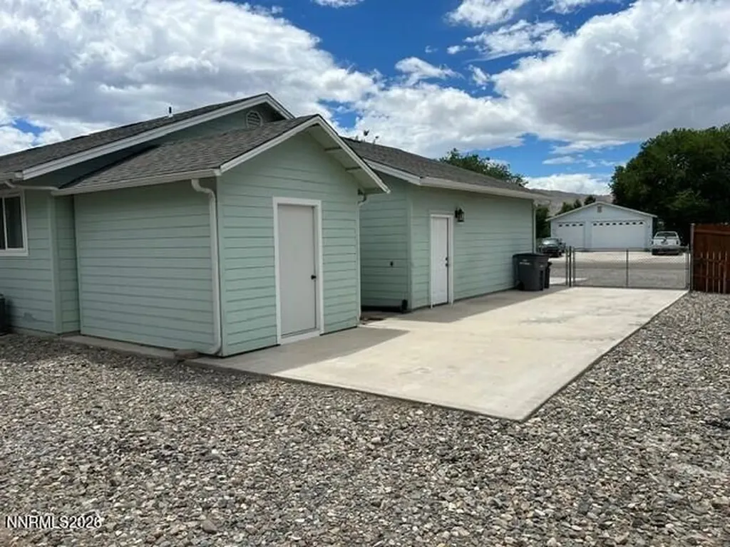 18 Saint Andrews Yerington NV 89447