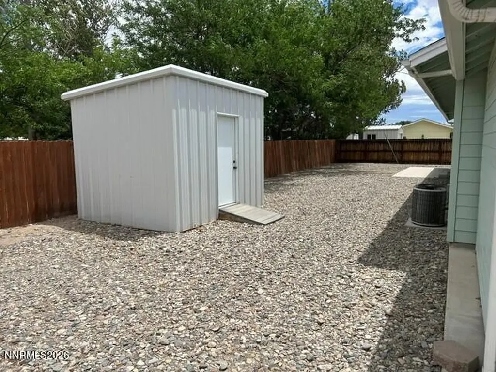 18 Saint Andrews Yerington NV 89447