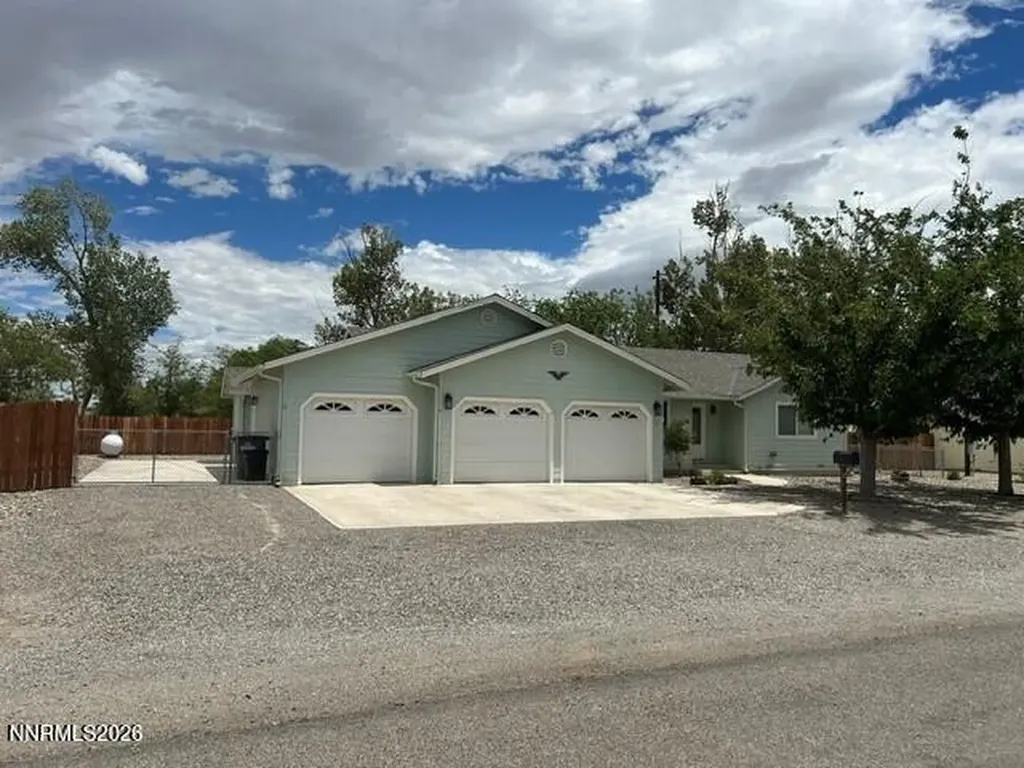 18 Saint Andrews Yerington NV 89447
