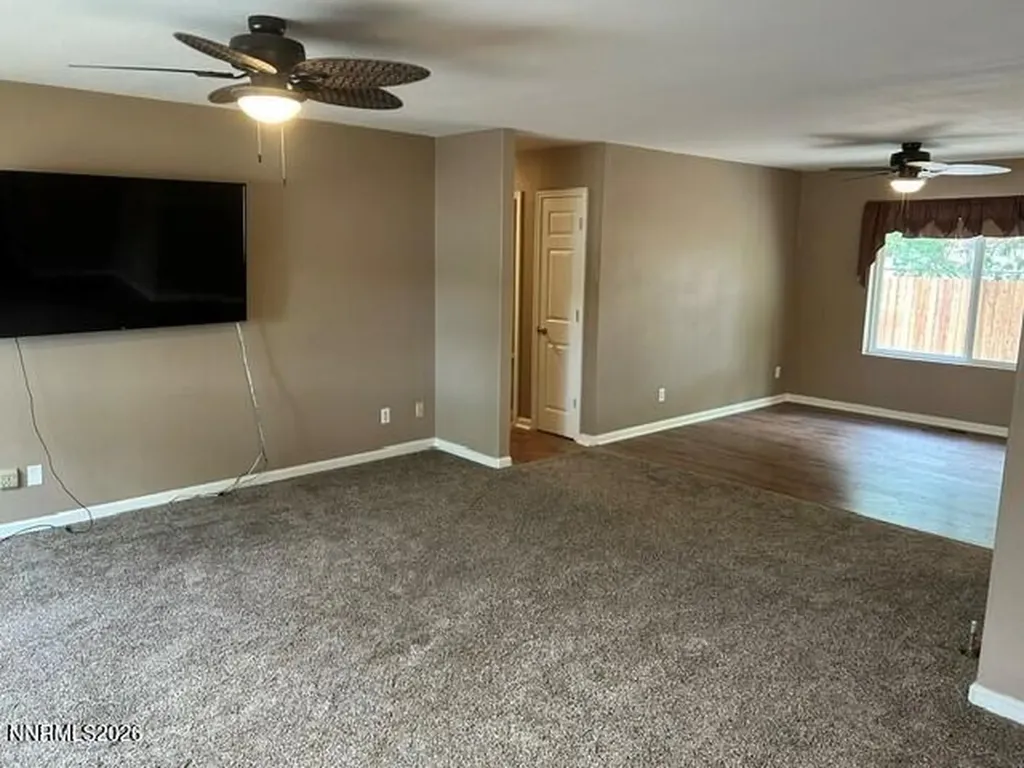 18 Saint Andrews Yerington NV 89447