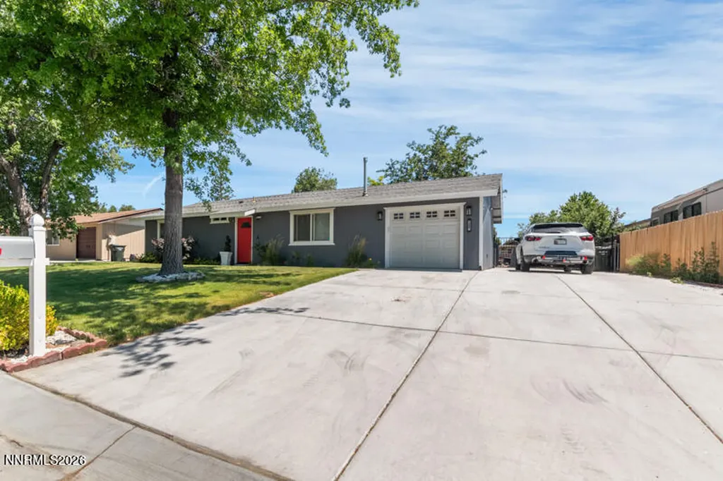 1289 Franklin Gardnerville NV 89460