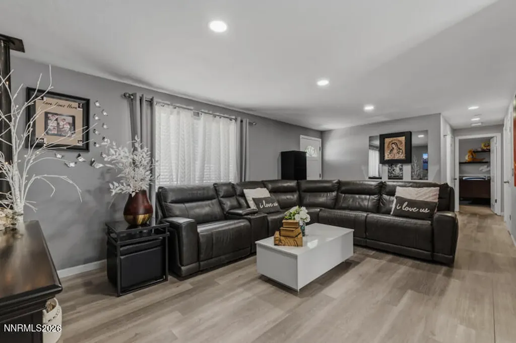 1289 Franklin Gardnerville NV 89460