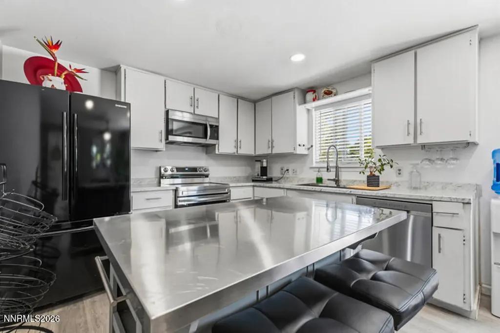 1289 Franklin Gardnerville NV 89460