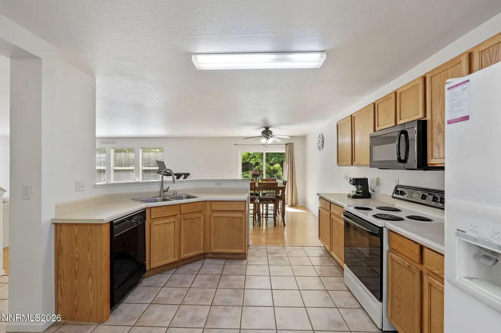 9490 Autumn Leaf Reno NV 89506