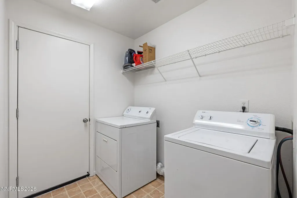 9490 Autumn Leaf Reno NV 89506