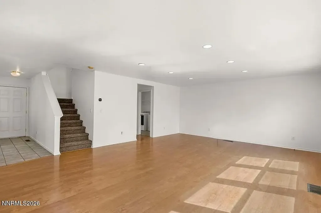 9490 Autumn Leaf Reno NV 89506