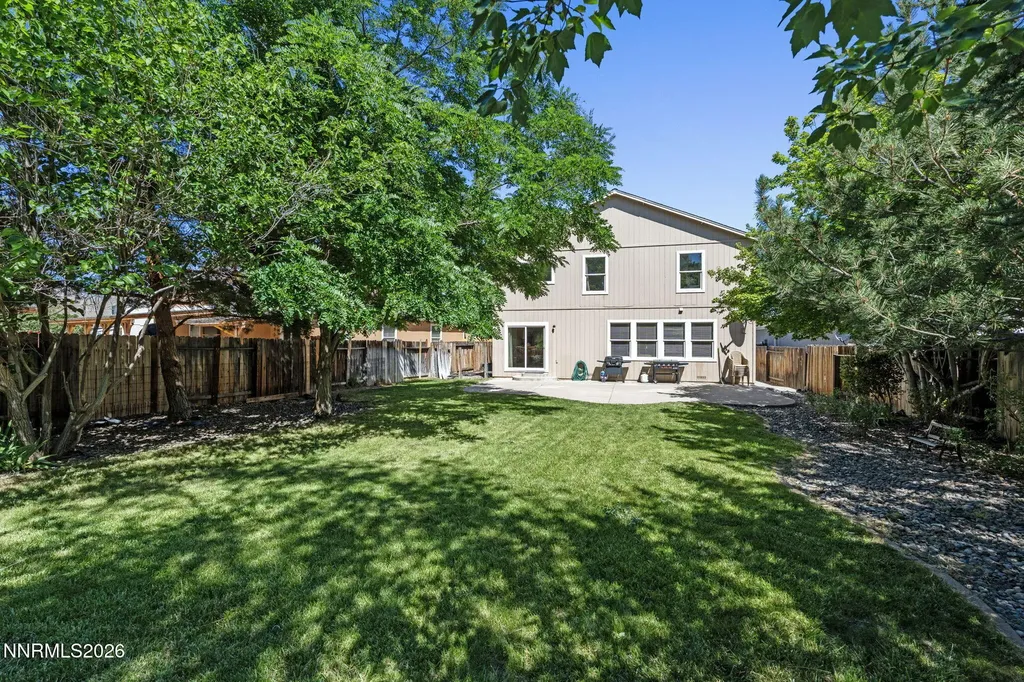 9490 Autumn Leaf Reno NV 89506