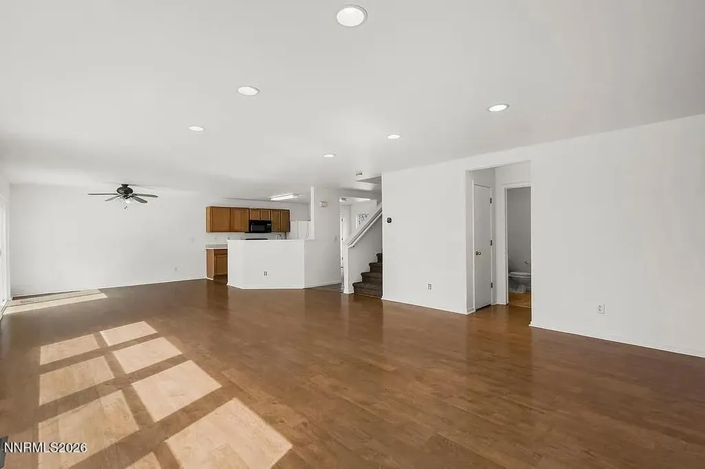 9490 Autumn Leaf Reno NV 89506