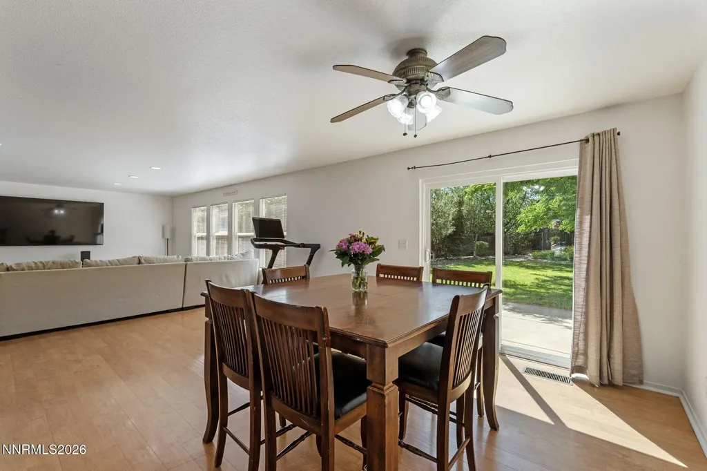 9490 Autumn Leaf Reno NV 89506