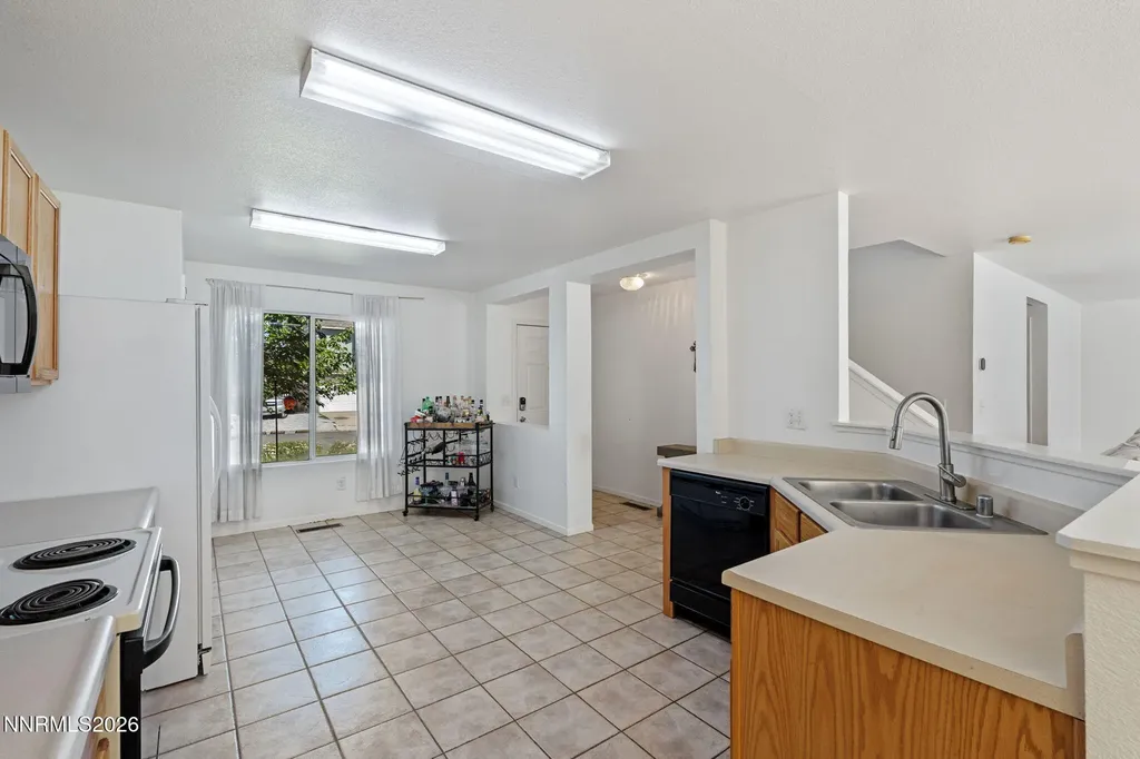 9490 Autumn Leaf Reno NV 89506