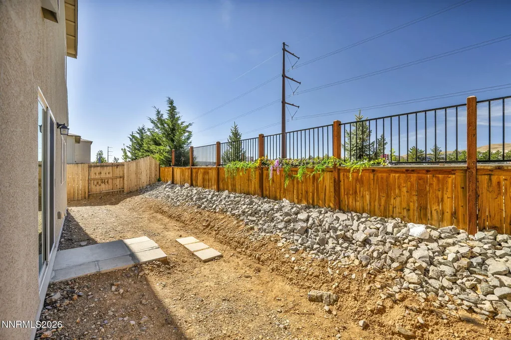 8918 Wolf Moon Reno NV 89506