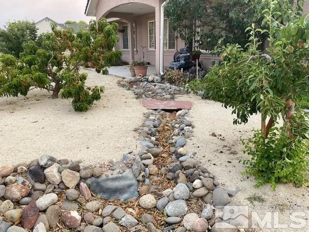 752 Divot Fernley NV 89408