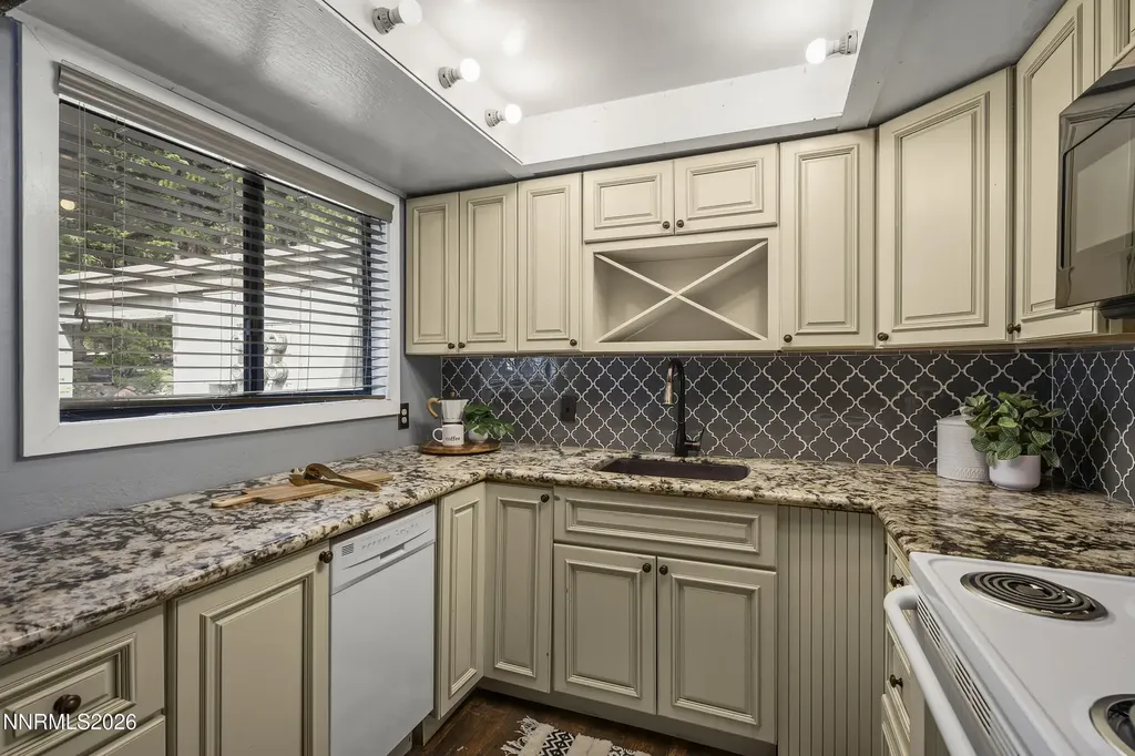 810 Alder Incline Village NV 89451