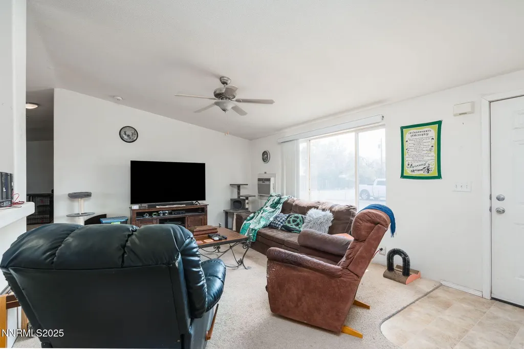 2820 Truckee Silver Springs NV 89429