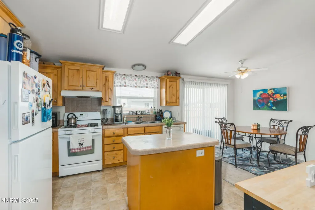 2820 Truckee Silver Springs NV 89429