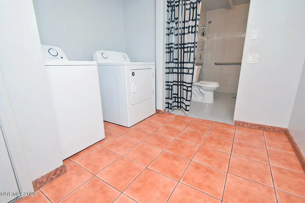 1496 Heather Sparks NV 89434