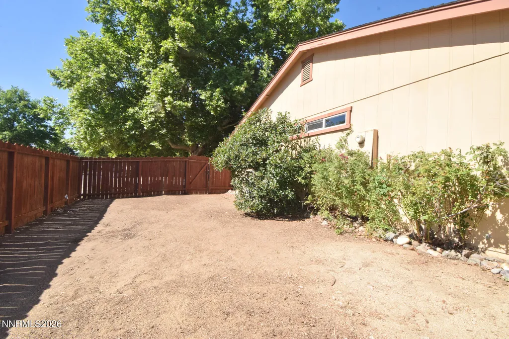 1496 Heather Sparks NV 89434