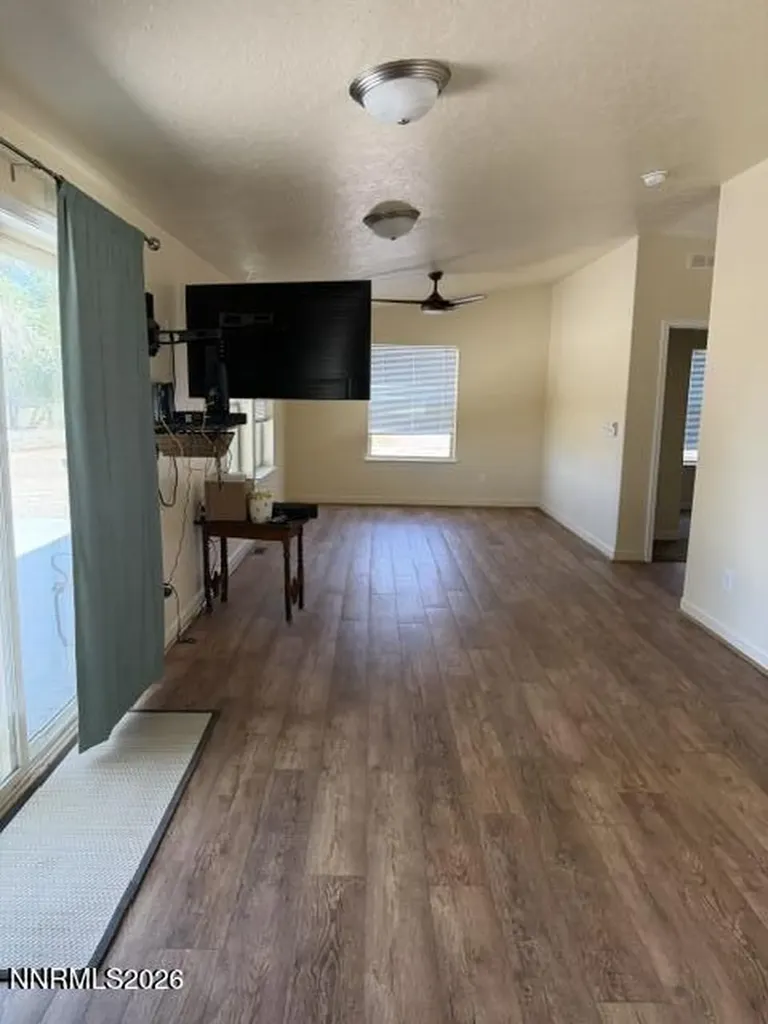 2195 Old River Fallon NV 89406