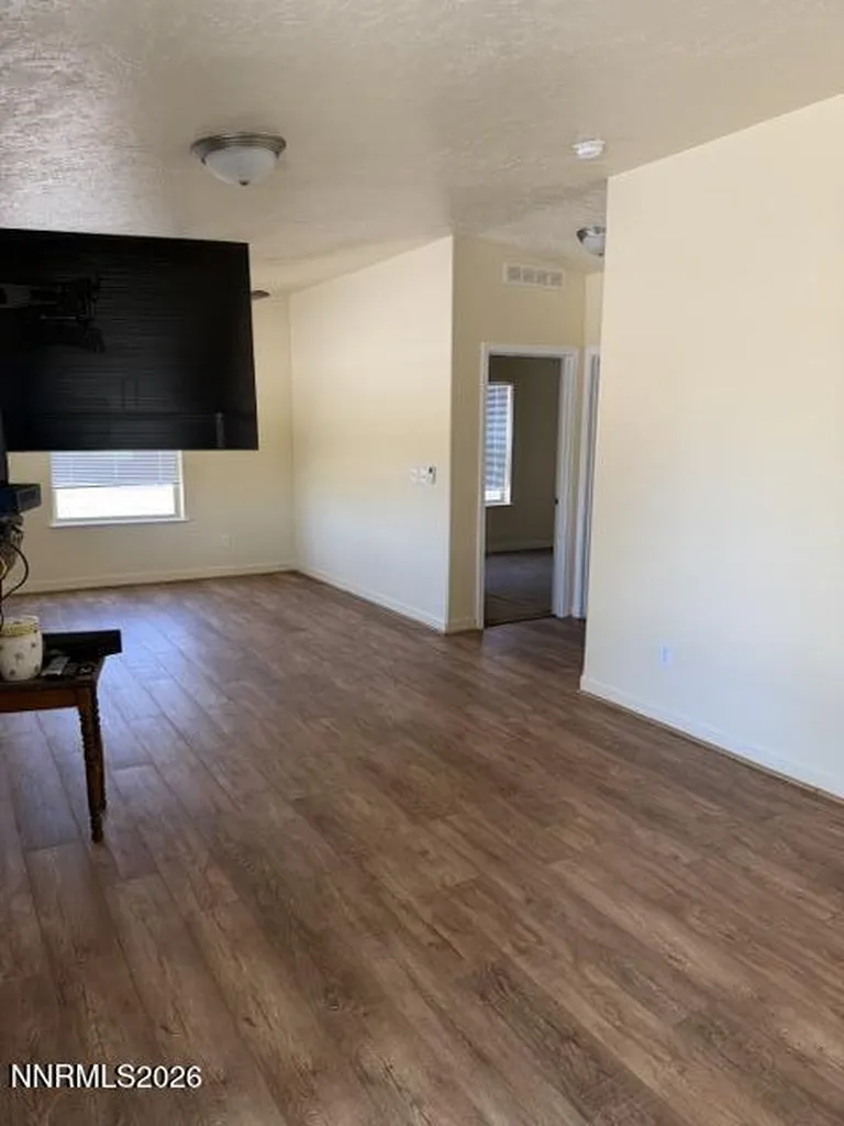 2195 Old River Fallon NV 89406