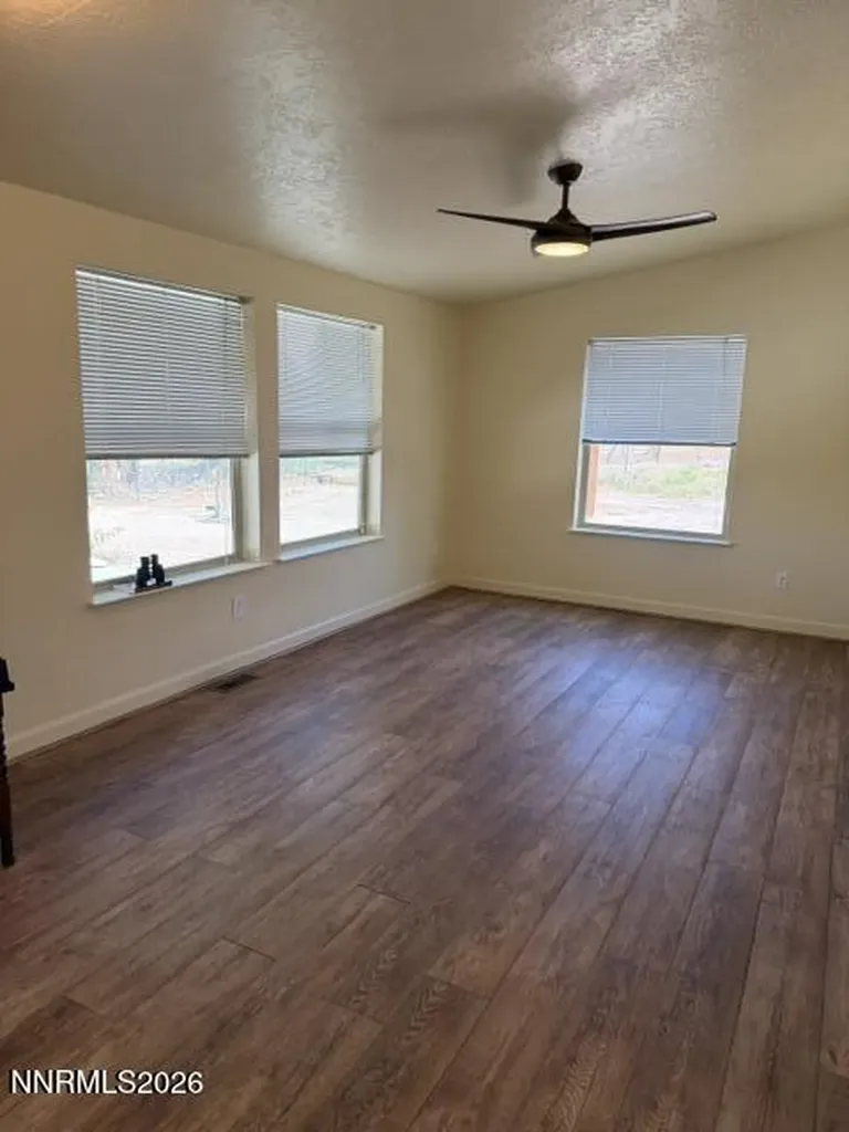 2195 Old River Fallon NV 89406
