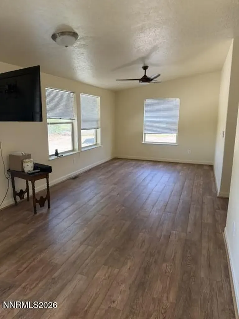 2195 Old River Fallon NV 89406